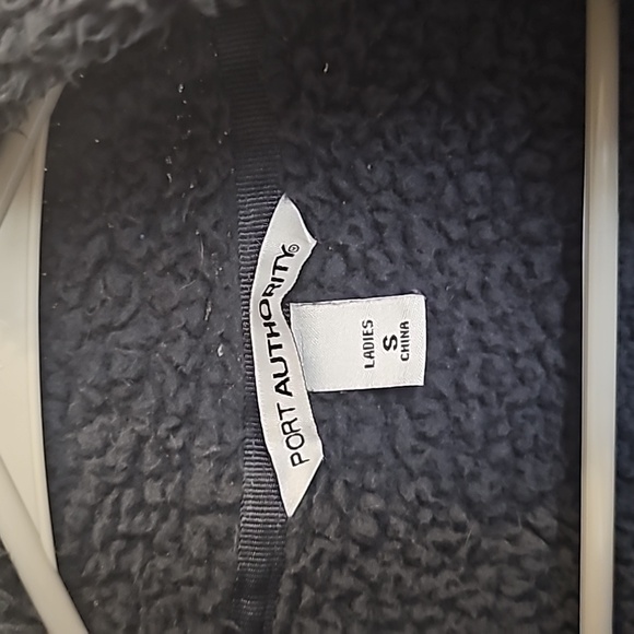 EMS ladies small pullover faux fur sweater 😍 - Picture 2 of 5